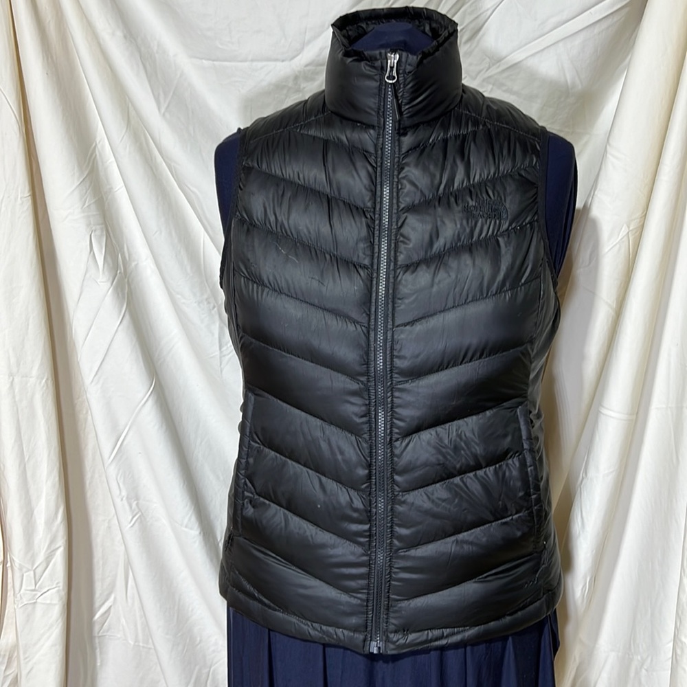 North Face 550 black vest